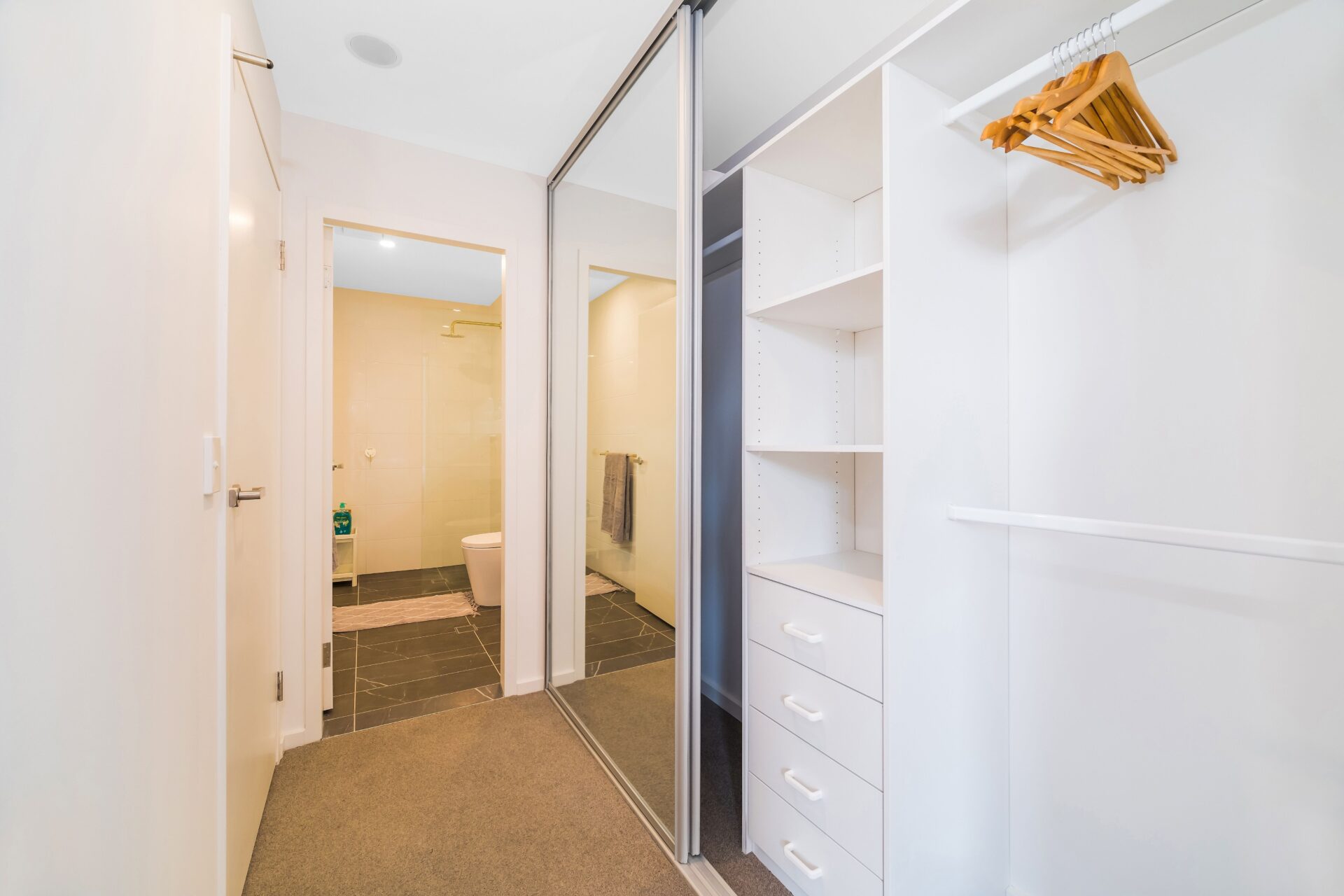 Ryde 2 bedroom RY90-Sydney short term rentals