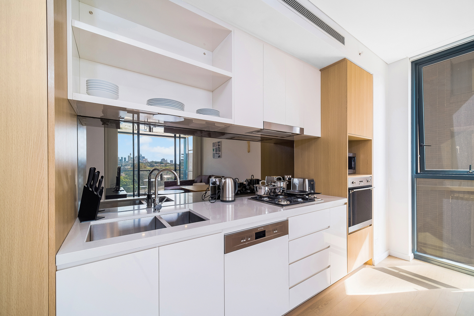 Waterloo 2 Bedroom Lachlan Street WAT602-Sydney short term rentals