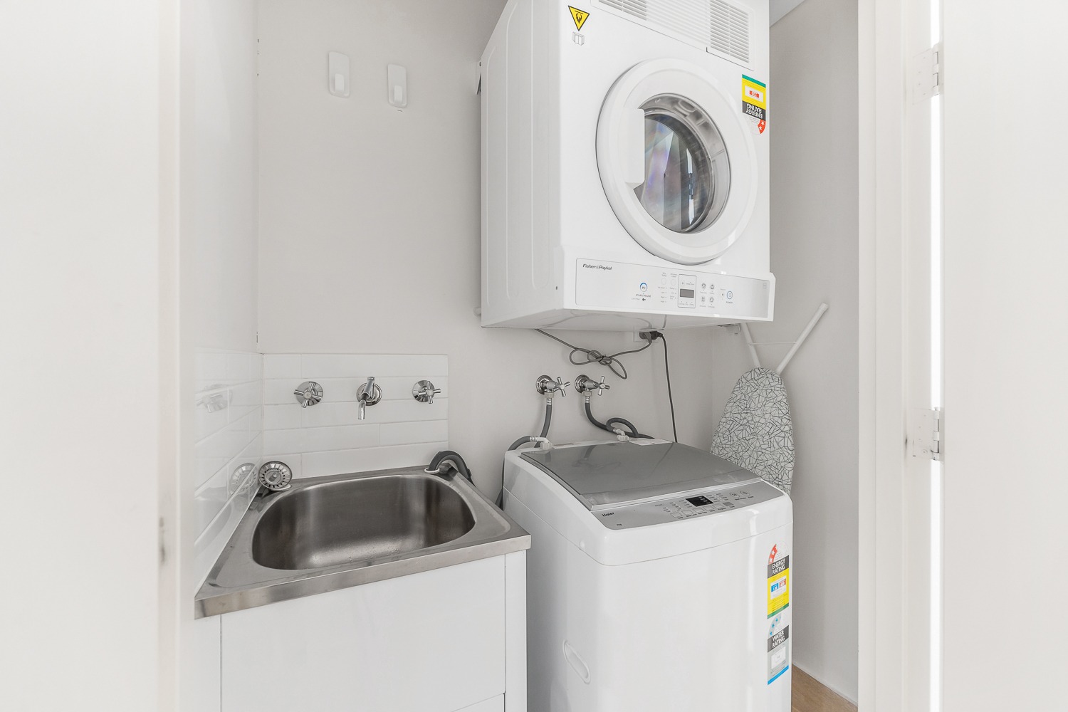 Newington 2 Bed Avenue of Europe NEW2728-Sydney short term rentals
