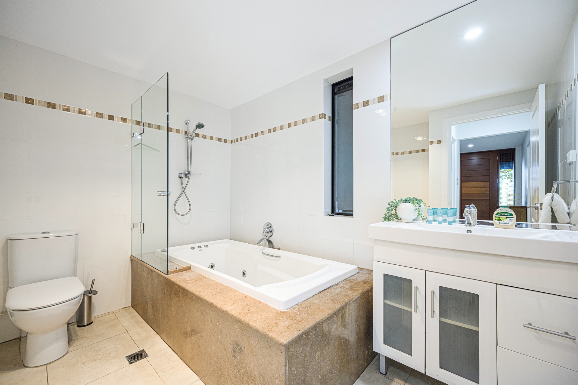 Northbridge 4 Bedroom House Sailors Bay Road NB35-Sydney short term rentals