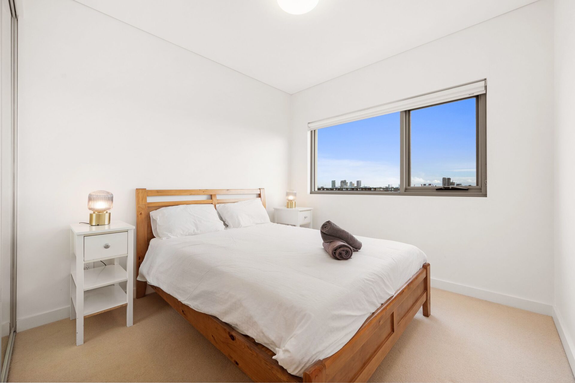 Putney 2 Bed Morrison Road PT283-Sydney short term rentals