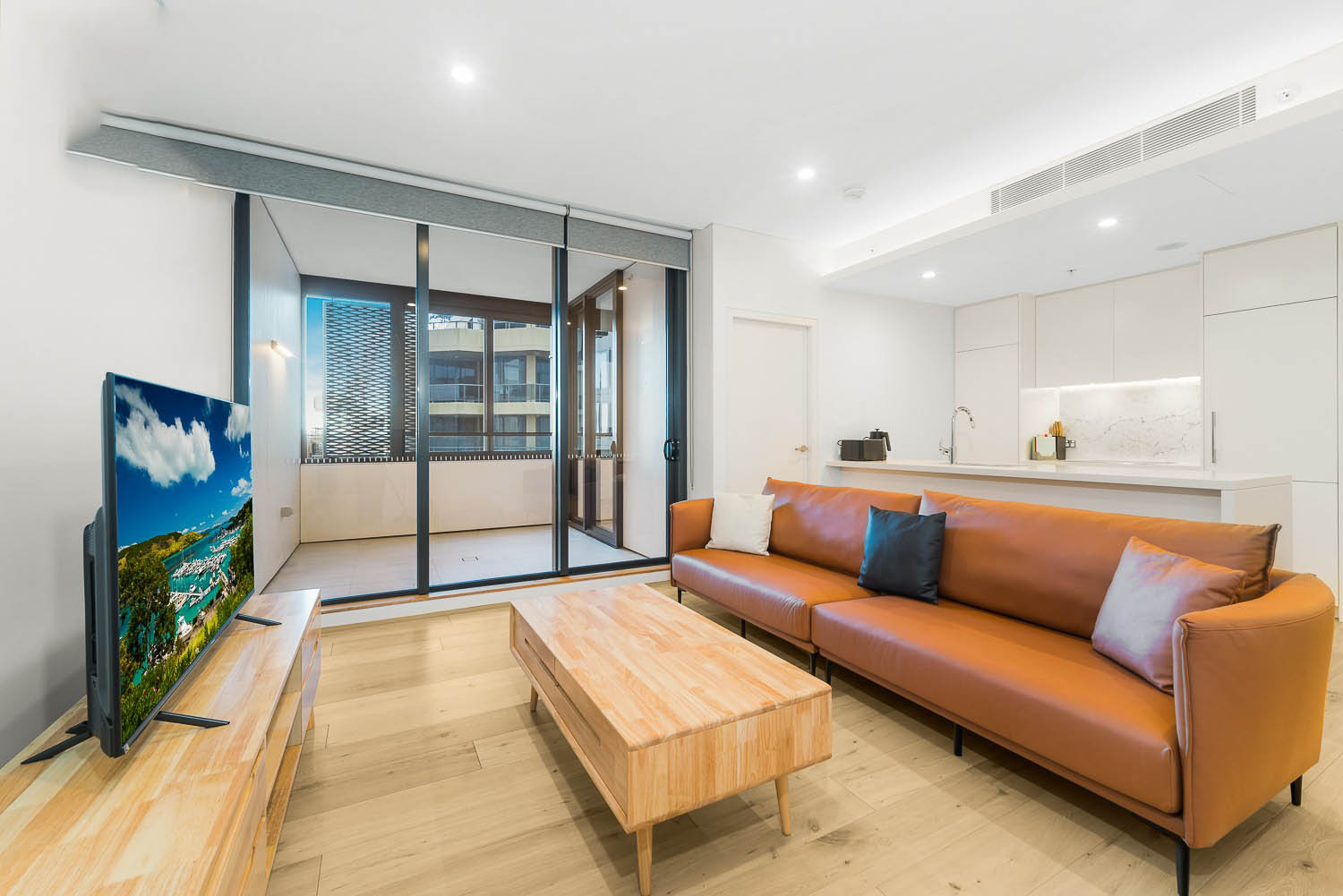 McMahons Point 1 Bedroom Blues Point Road MP191-Sydney short term rentals