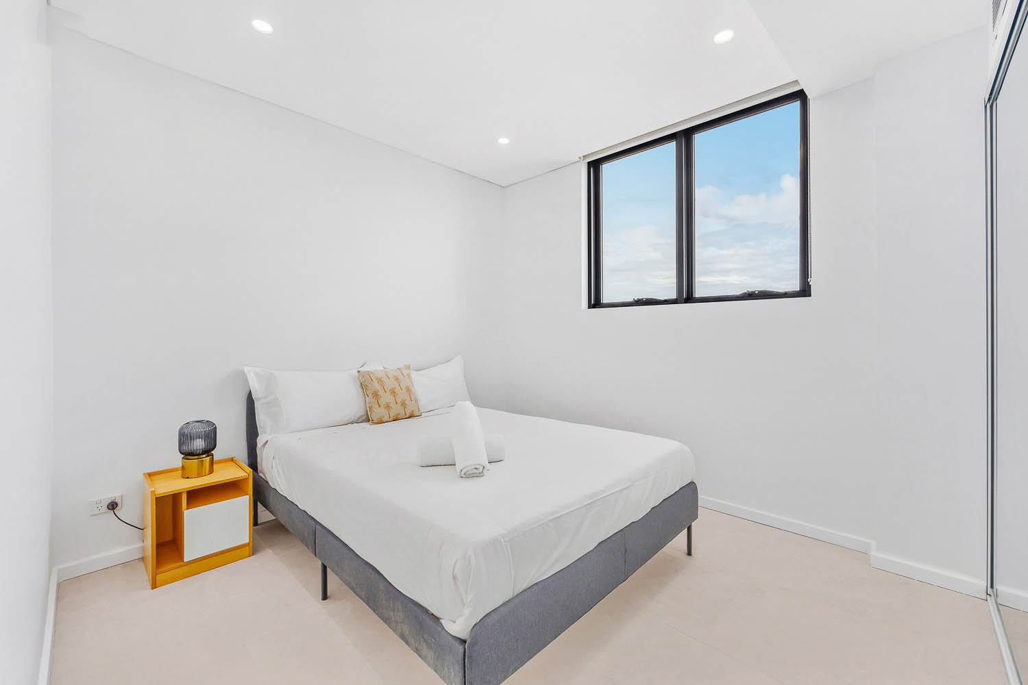Stanmore 2 Bedroom Salisbury Road STAN2402-Sydney short term rentals