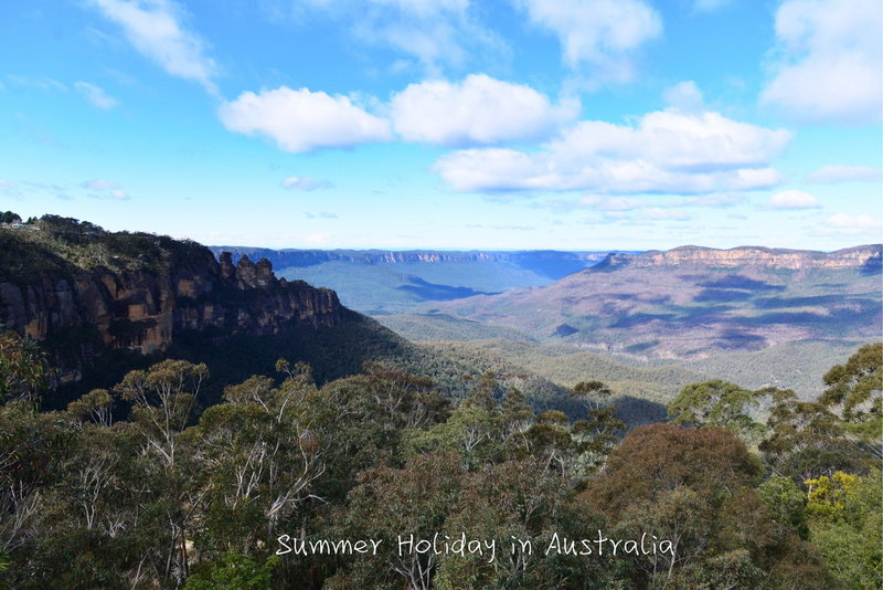 Blue Mountains-Isabella Wright